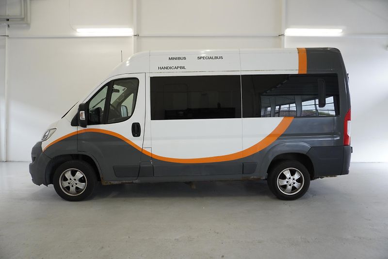 Fiat Ducato 2.3 9MÍST VZADU HYDR. PLOŠINA - fotka 2 z 24