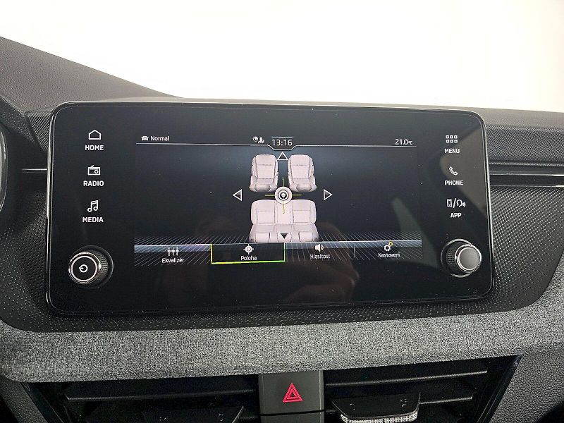 Škoda Scala (2025) 1.0TSi 85kW SELCTION TAŽNÉ - fotka 14 z 29