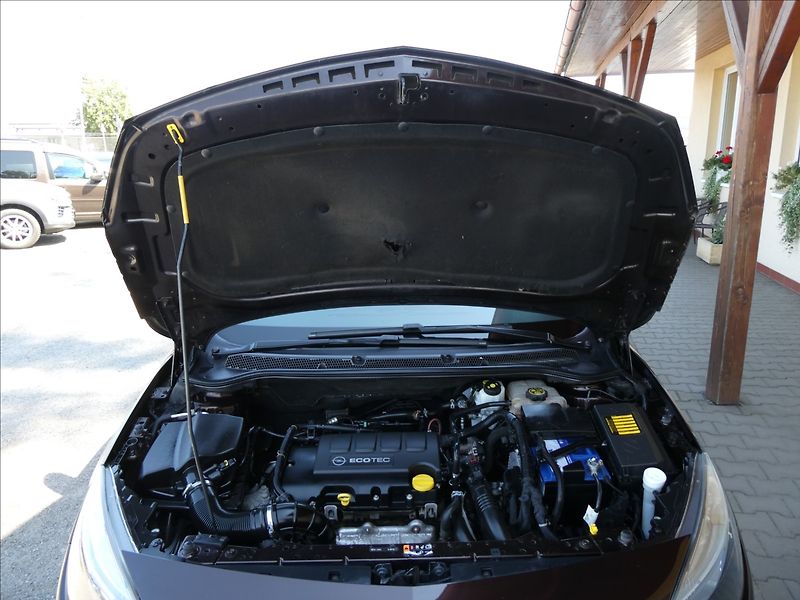 Opel Astra 1,4 i 88kW klima, serviska - fotka 35 z 44