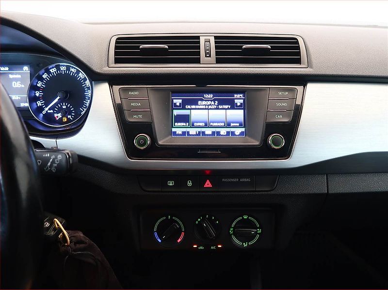 Škoda Fabia (2017) 1.0 TSI, Tempomat - fotka 12 z 15
