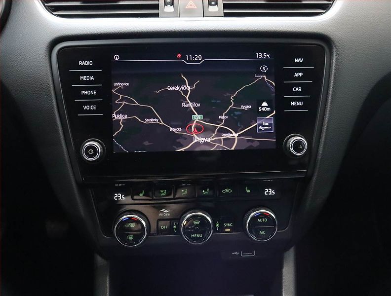 Škoda Octavia (2019) Style 1.5 TSI, Kůže, Navi - fotka 12 z 19