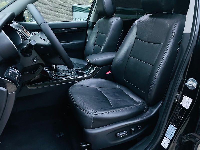Kia Sorento 2.2D 4x4 AUT PANORAMA VÝHŘEV  - fotka 29 z 51