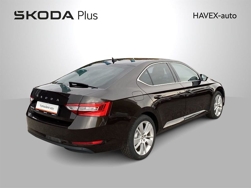 Škoda Superb (2021) 2.0 TDI DSG Style - fotka 2 z 39