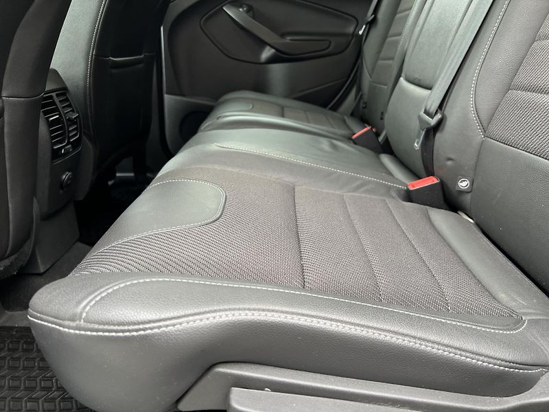 Ford Kuga 2.0TDCi 4x4 AUTOMAT TITANIUM  - fotka 26 z 44