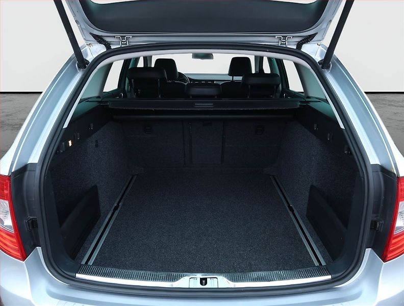 Škoda Superb (2014) Elegance 2.0 TDI, 4X4 - fotka 14 z 27