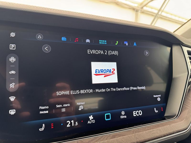 Volkswagen Touareg 3.0Tdi*1-MAJ*DPH*ELEGANCE* - fotka 30 z 46