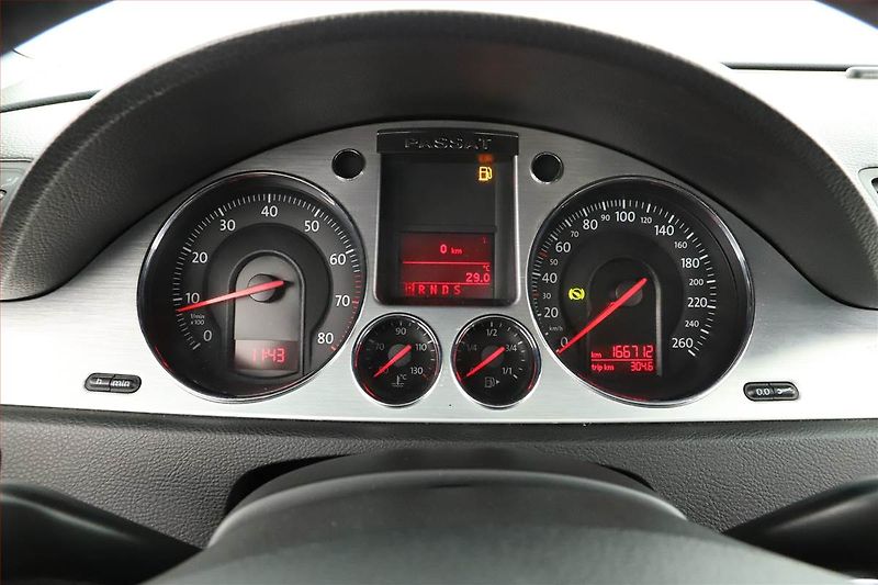 Volkswagen Passat (2005) 2.0 FSI, Automat, nová STK - fotka 8 z 15