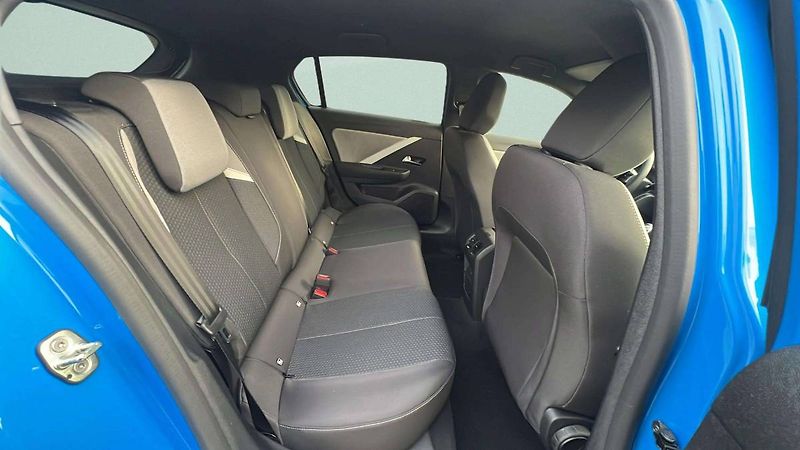 Opel Astra Edition HB 1.2 TURBO (96kW/130 - fotka 21 z 26