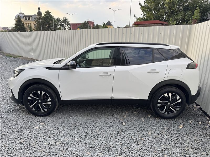 Peugeot 2008 1,2 i ALLURE DPH 1.maj původČR - fotka 4 z 50
