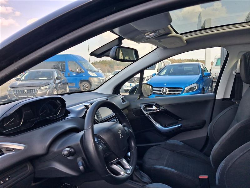 Peugeot 208 1,6 Hdi 84 kw, 6 kvalt - fotka 10 z 13