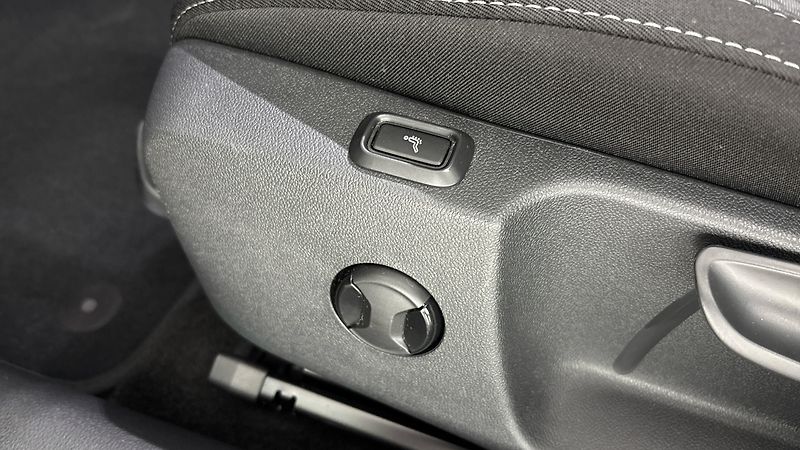 Škoda Octavia 2.0 TDI DSG 4x4 Style Combi - fotka 21 z 31