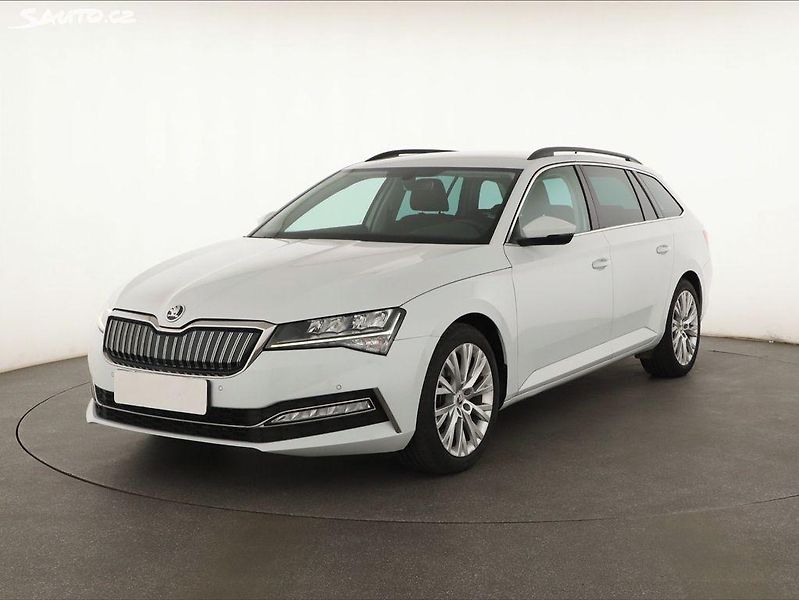 Škoda Superb (2020) - fotka 8 z 21
