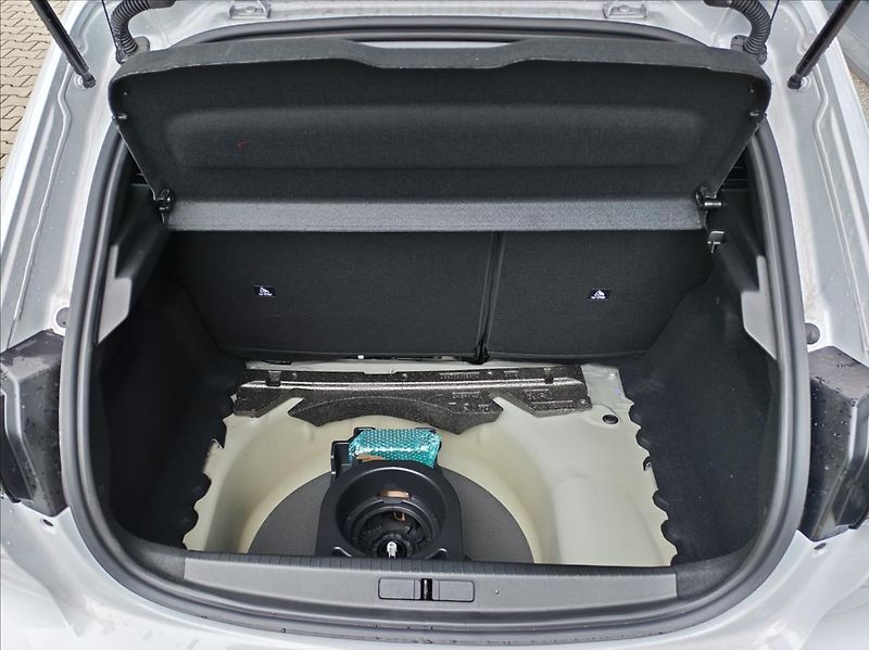 Peugeot 208 (2026) 1,2 208 ALLURE Turbo 100 MAN6 - fotka 10 z 16