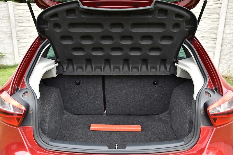 Seat Ibiza FR 1.6 TDi CR,XENON,KŮŽE,FACE - fotka 42 z 47