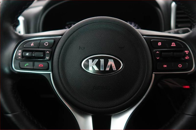Kia Sportage (2017) 1.6 GDI, Serv.kniha, Navi - fotka 16 z 18