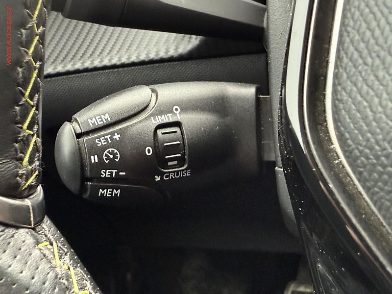 Peugeot 208 (2020) 1.2PT, GT Line - fotka 13 z 24