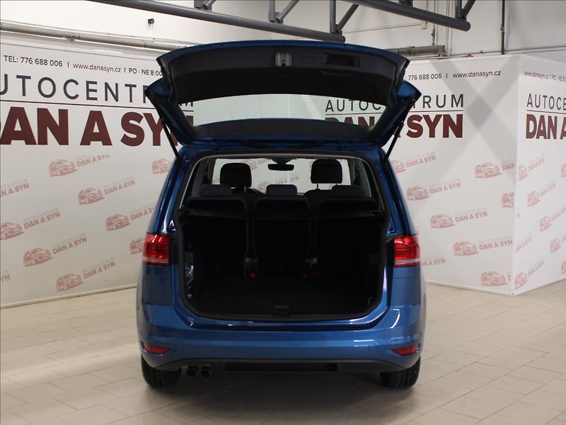 Volkswagen Touran 2,0 TDI 110KW LED 1.majitel - fotka 7 z 30