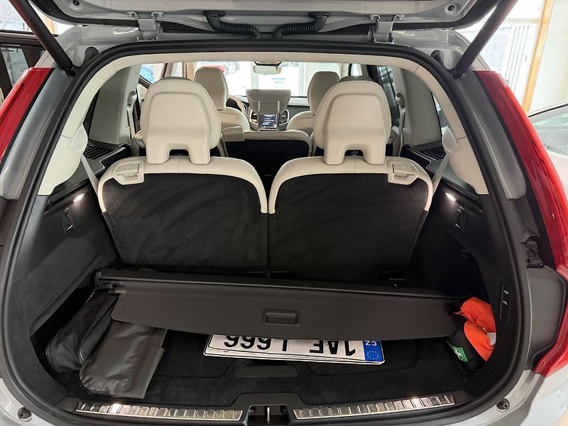 Volvo XC90 B6 AWD Ultimate Bright 7míst - fotka 14 z 30