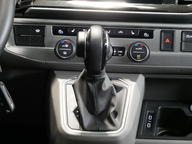 Volkswagen Caravelle - fotka 14 z 24
