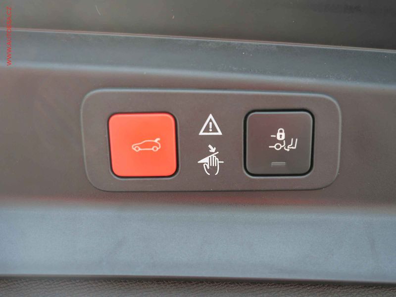 Peugeot 5008 (2019) 1.5 HDi, Crossway, AT, LED - fotka 29 z 30