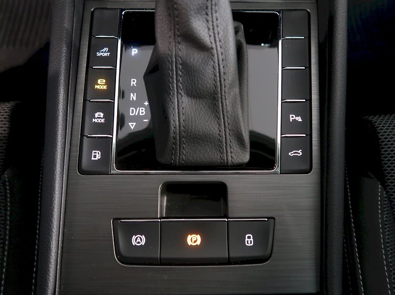Škoda Superb (2022) iV STYLE 1.4TSI 160KW DSG - fotka 35 z 44