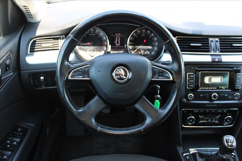 Škoda Superb 2,0 TDI  ELEGANCE,ROZVODY - fotka 9 z 33