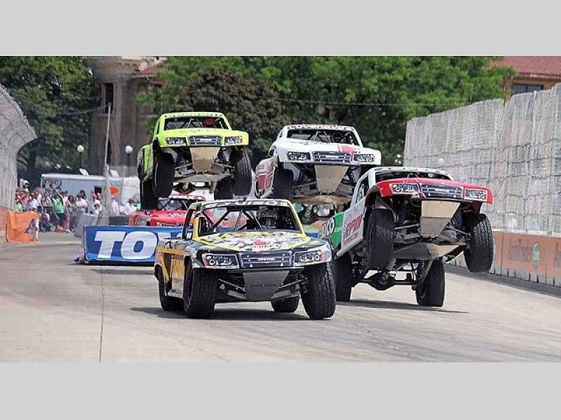 Závody Stadium Super Trucks.