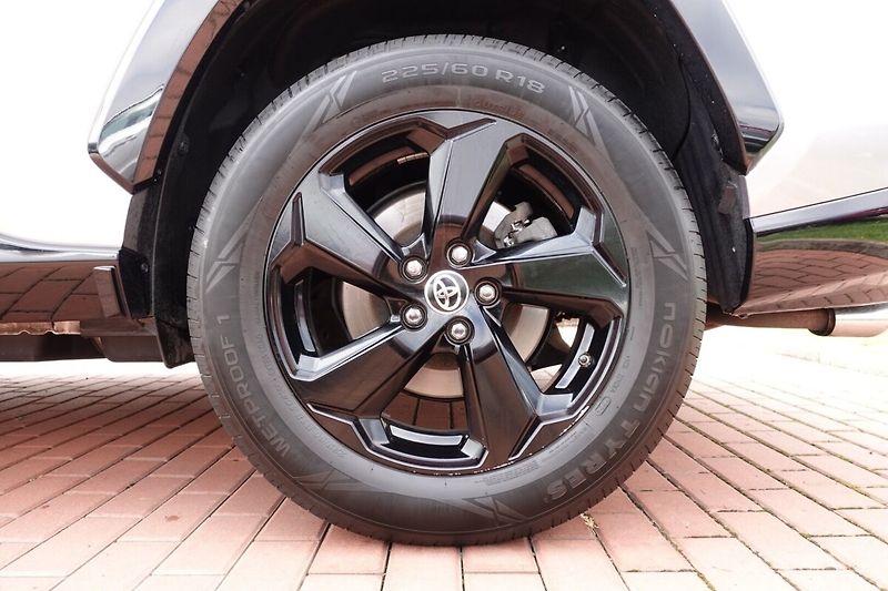 Toyota RAV4 2.5HSD 178 - 1 CVT (4x4) Selec - fotka 8 z 33