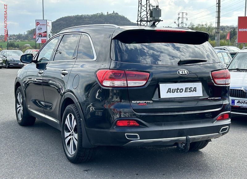 Kia Sorento (2015) 2.2CRDI 4x4, AT, STK1/28 - fotka 6 z 15