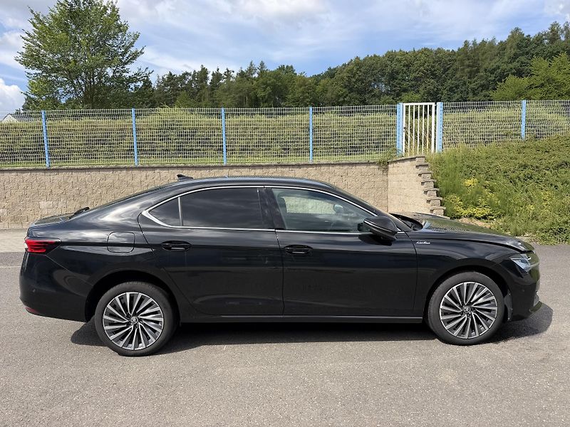 Škoda Superb 2,0TDi 147kW L&K 4x4 aut. - fotka 3 z 22