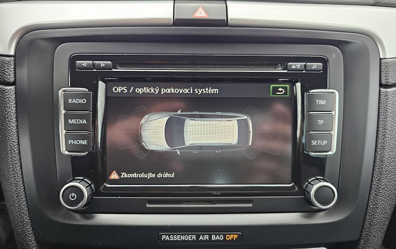 Škoda Superb 2.0 TDI 103kW,SENZORY,SERVISKA - fotka 27 z 53