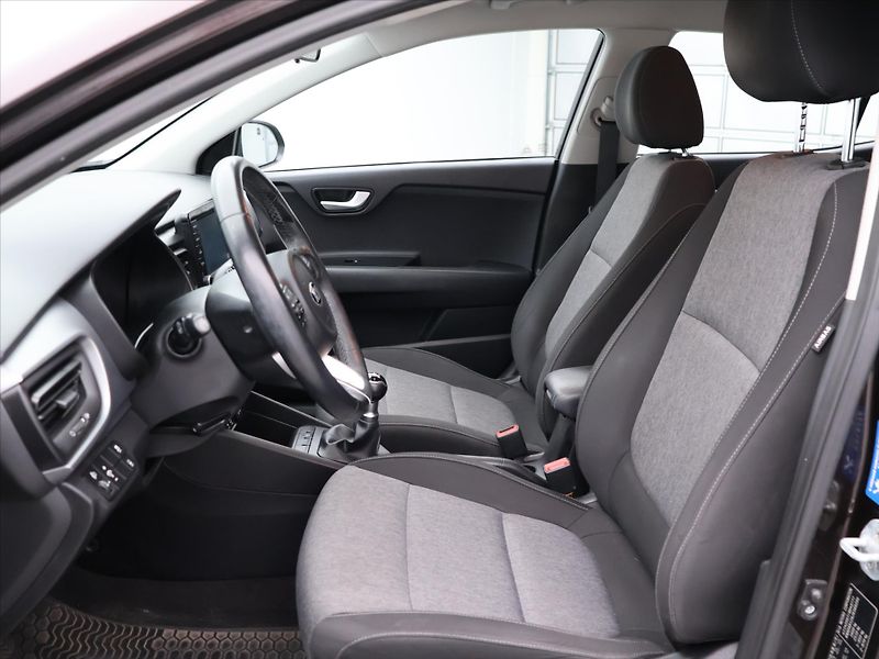 Kia Stonic 1,3 CVVT 61kW CZ Comfort - fotka 11 z 33