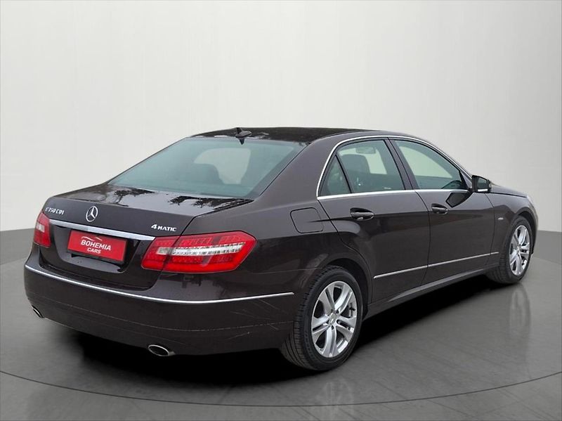 Mercedes-Benz Třídy E 3,0 350 CDi 4Matic ČR kůže AUT - fotka 7 z 15