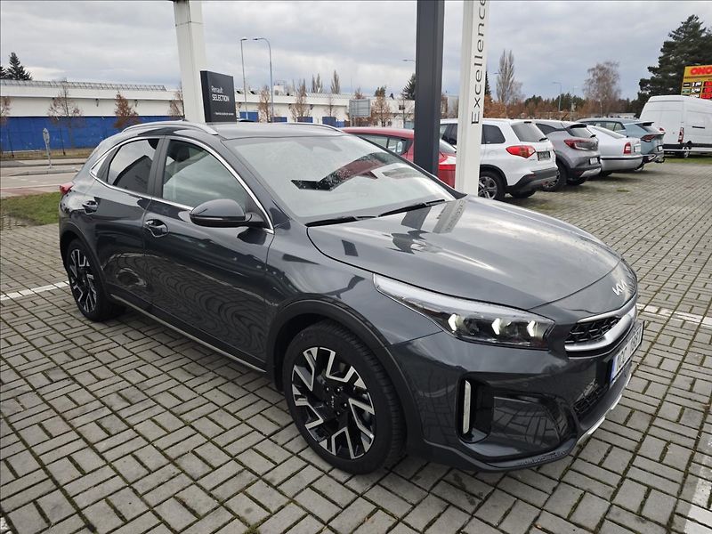 Kia XCeed 1,5 T-GDI 7DCT automat  TOP - fotka 8 z 21