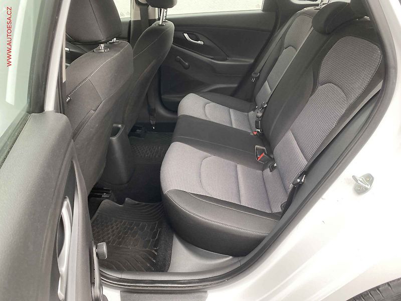 Hyundai i30 (2021) 1.5DPI, 1.maj,ČR, AC - fotka 10 z 16