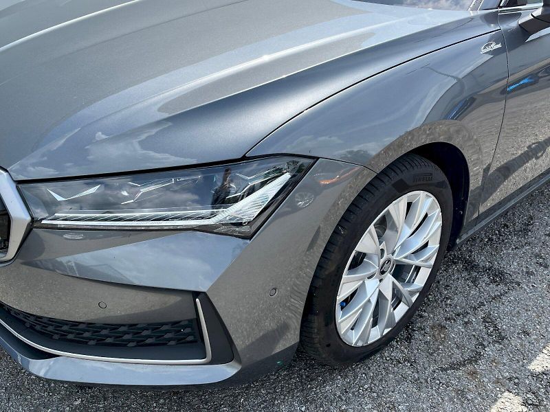 Škoda Superb (2025) 2.0 TDI 142kW 4x4 L&K Combi DS - fotka 9 z 32