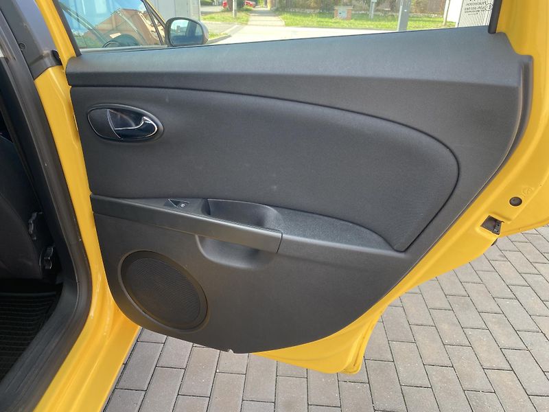 Seat Leon (2007) 2.0TFSi FR,147kW,TEMP,KLIMA!! - fotka 28 z 40
