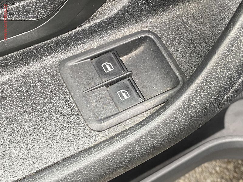 Škoda Roomster (2014) 1.2 TSi, Scout, +kola, panor - fotka 11 z 18