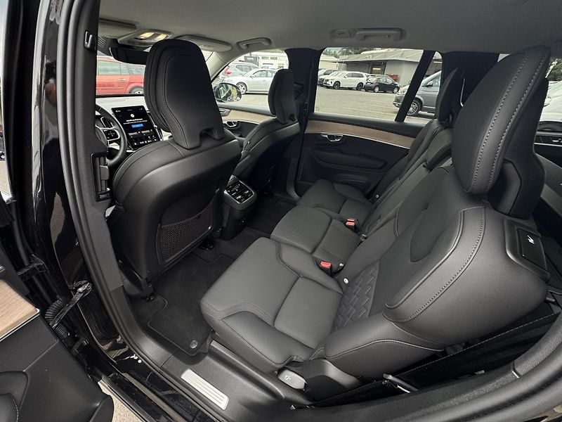 Volvo XC90 B5 AWD PLUS 360/ 7.m* / +kola  - fotka 19 z 49