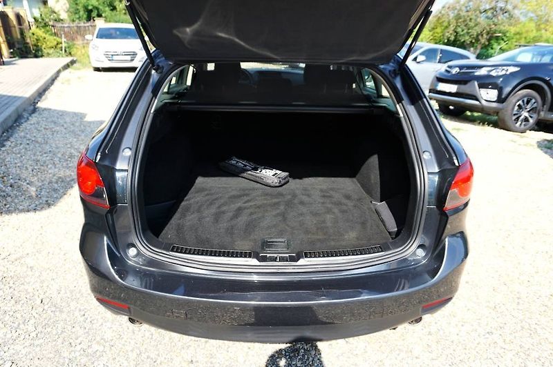 Mazda 6 (2013) 6 2.0 107 kW - fotka 13 z 46