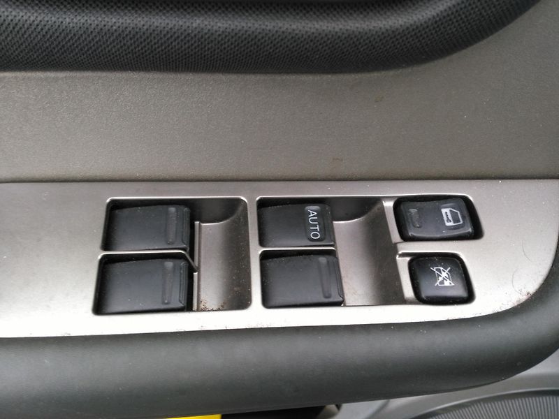 Nissan X-Trail 2,5i AWD /121 kW/ rezervace - fotka 12 z 37