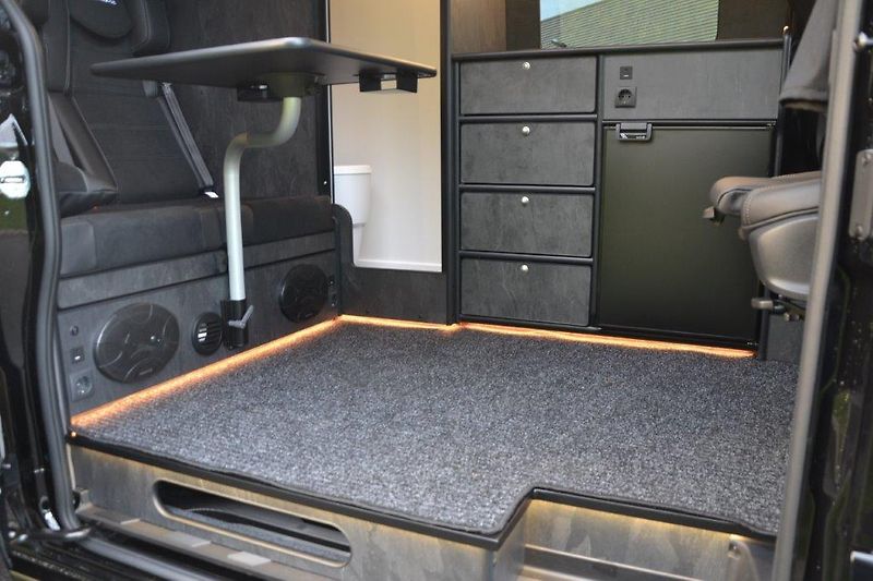 Mercedes-Benz Sprinter 319 Camper Family - fotka 40 z 51