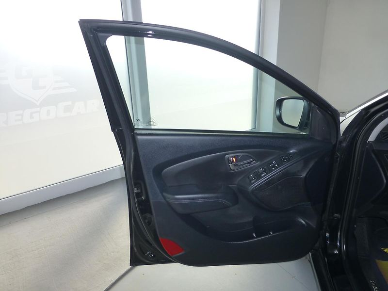 Hyundai ix35 (2015) 2,0I-122KW**VYHŘ.S**DIGI* ALU - fotka 7 z 22