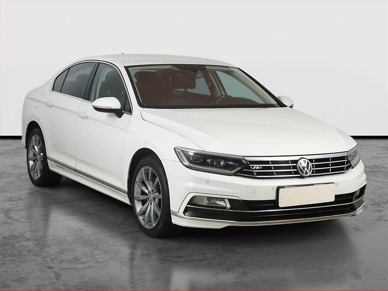 Volkswagen Passat (2018) R-Line 2.0 TDI, Automat - fotografie inzerátu