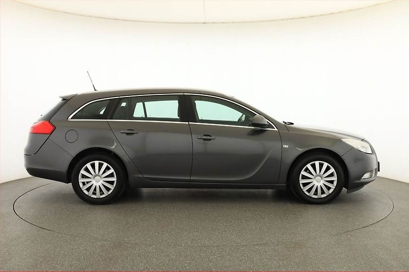 Opel Insignia (2011) 2.0 CDTI, Automat - fotka 6 z 18