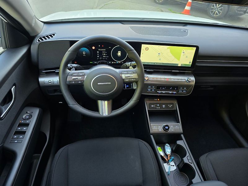 Hyundai Kona (2026) 64.8kwh Smart Range Clima - fotka 12 z 25