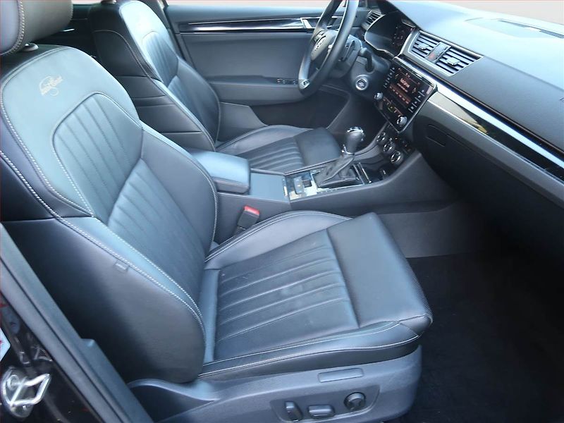 Škoda Superb (2021) Laurin&Klement 2.0 TDI - fotka 9 z 23