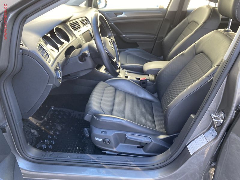 Volkswagen Golf (2014) 1.6TDi, Comfortline, zmk. - fotka 9 z 19