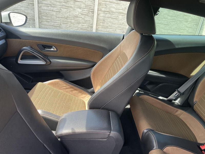 Volkswagen Scirocco 1.4TSi 125PS SPORT EDITION TOP - fotka 108 z 178
