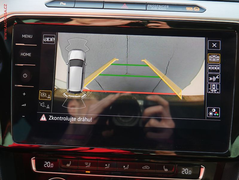 Volkswagen Passat (2018) 2.0TDi, AT, navi, masáž - fotka 13 z 19